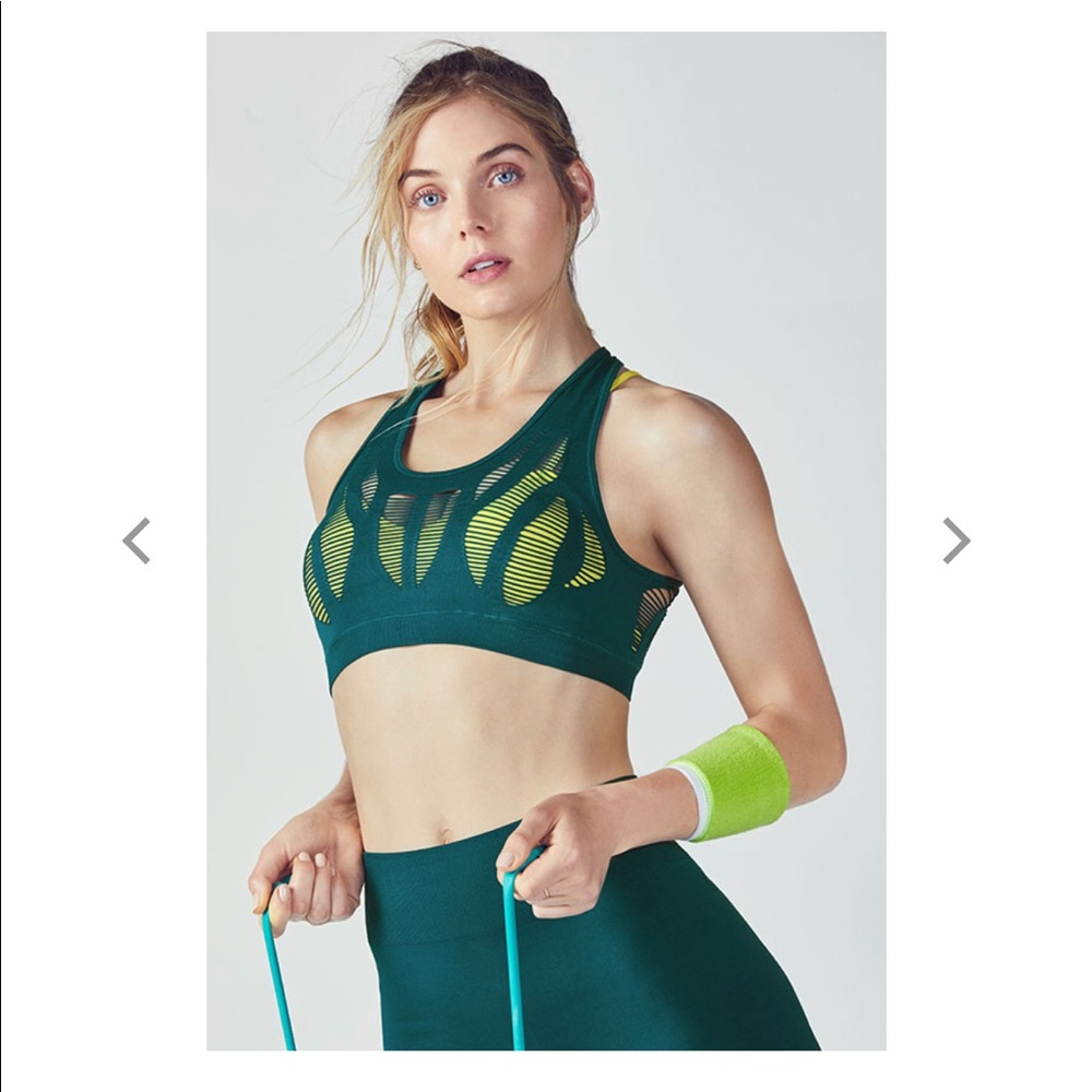 Fabletics Leggings and Sports Bra Mia Outfit